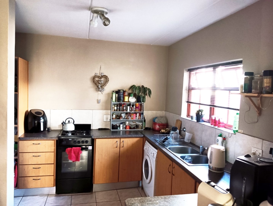 To Let 2 Bedroom Property for Rent in Parklands Western Cape